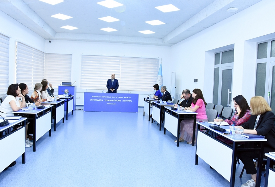 Elektron demoqrafiya problemləri ilə bağlı qrant layihəsinin icra vəziyyəti müzakirə olunub
