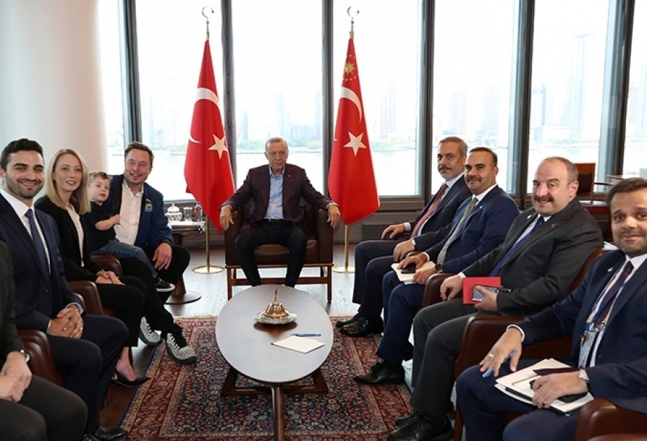 Presidente Erdogan se reúne con Elon Musk en Nueva York y le invita a Türkiye