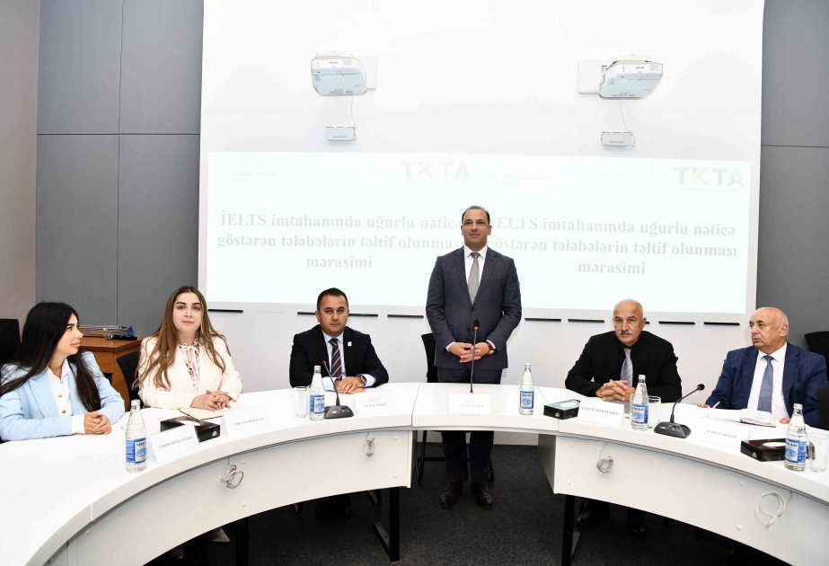 ADNSU-da IELTS imtahanında uğurlu nəticə göstərən tələbələrə sertifikatlar verilib