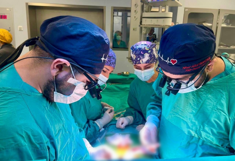 “Yeni klinika”da ilk dəfə döyünən ürəkdə açıq əməliyyat icra olunub