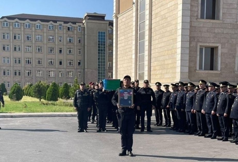 В Нахчыване прошли похороны погибшего в ДТП сержанта полиции