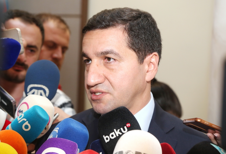 Hikmat Hajiyev: Armenien hat das sogenannte Regime auf dem Territorium Aserbaidschans politisch und militärisch unterstützt
