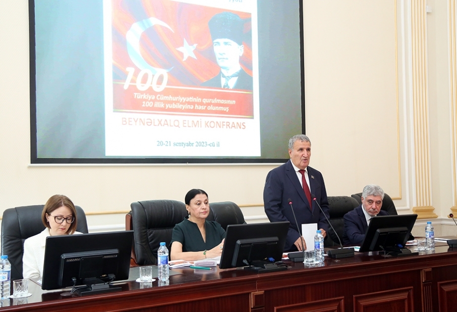 AMEA-da Türkiyə Cümhuriyyətinin 100 illiyinə həsr edilən beynəlxalq elmi konfrans keçirilib