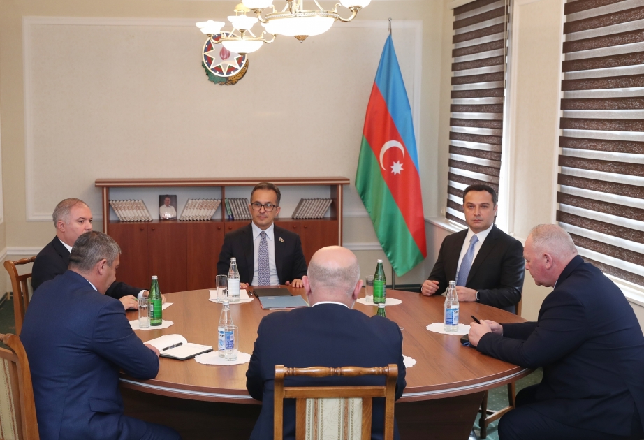 Concluyó la reunión con representantes de la comunidad armenia de Karabaj en Yevlaj