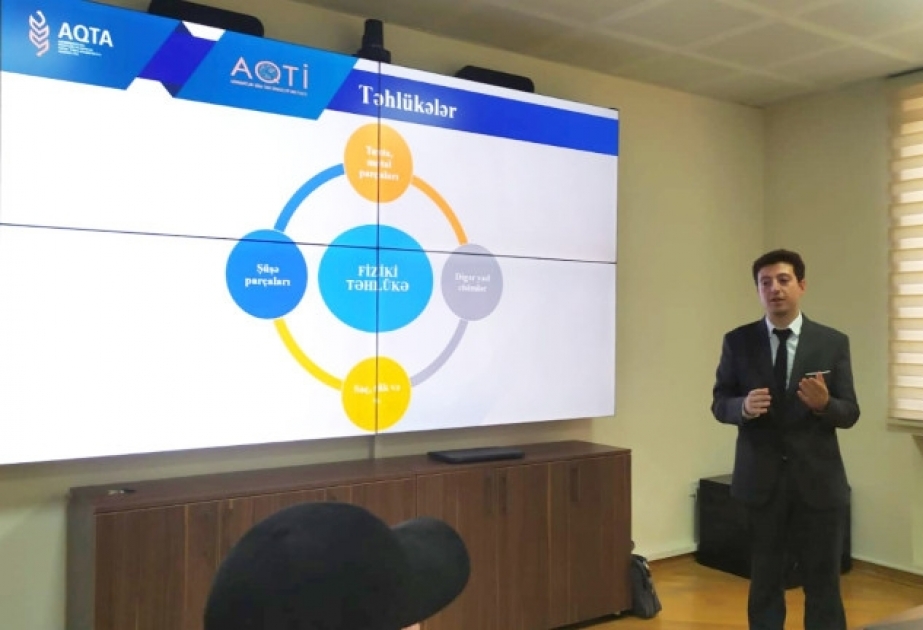 AQTİ “Qida subyektlərində sanitar-gigiyenik normalar” mövzusunda təlim təşkil edib