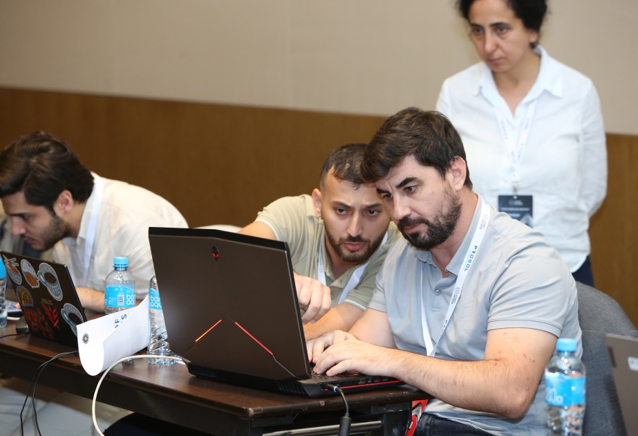 “Taxt Oyunları” formatlı kiberyarışın qalibi “Cyber Yashma” komandası olub