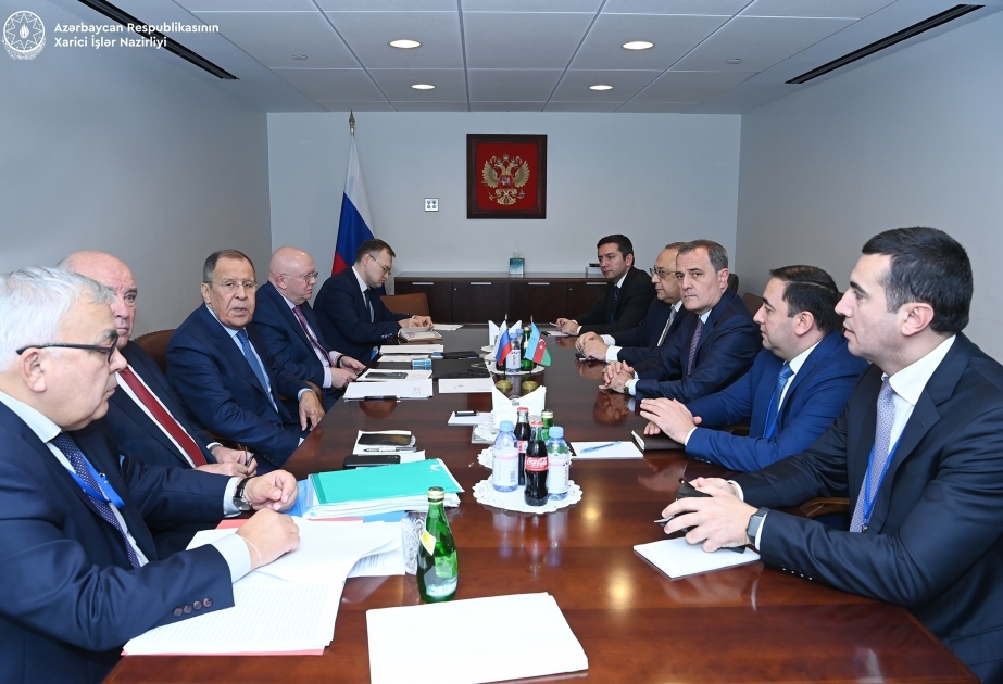 Azerbaijani, Russian FMs discuss latest situation in the region