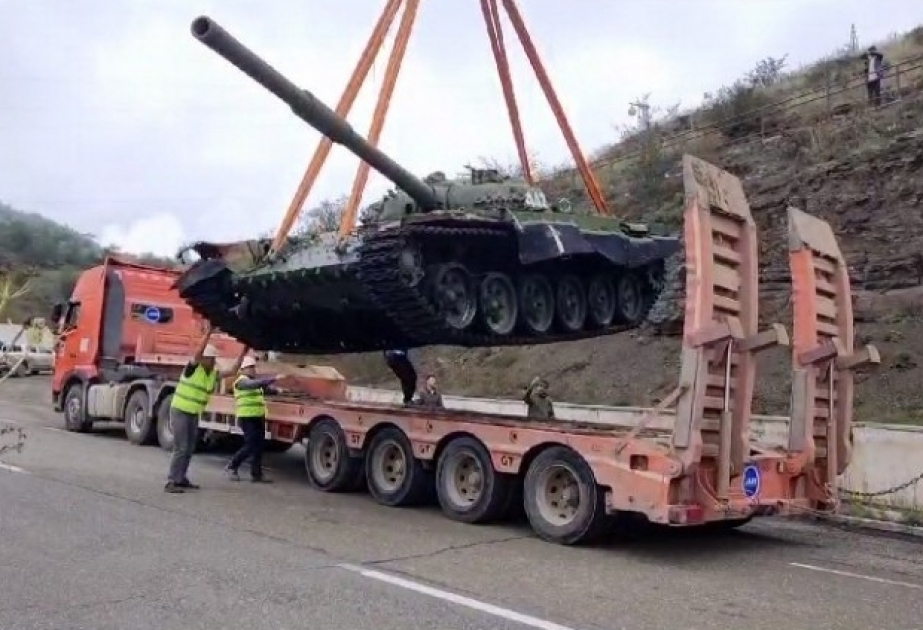 Танк ВС Армении, подбитый Альбертом Агаруновым, демонтирован и доставлен в Баку