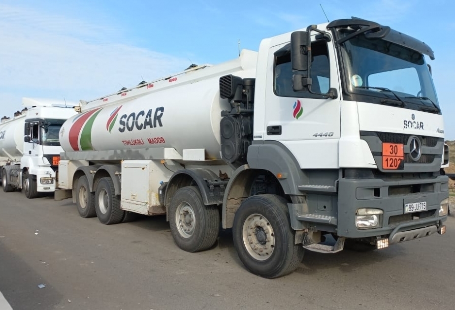 L’Azerbaïdjan envoie du carburant depuis Aghdam vers Khankendi VIDEO