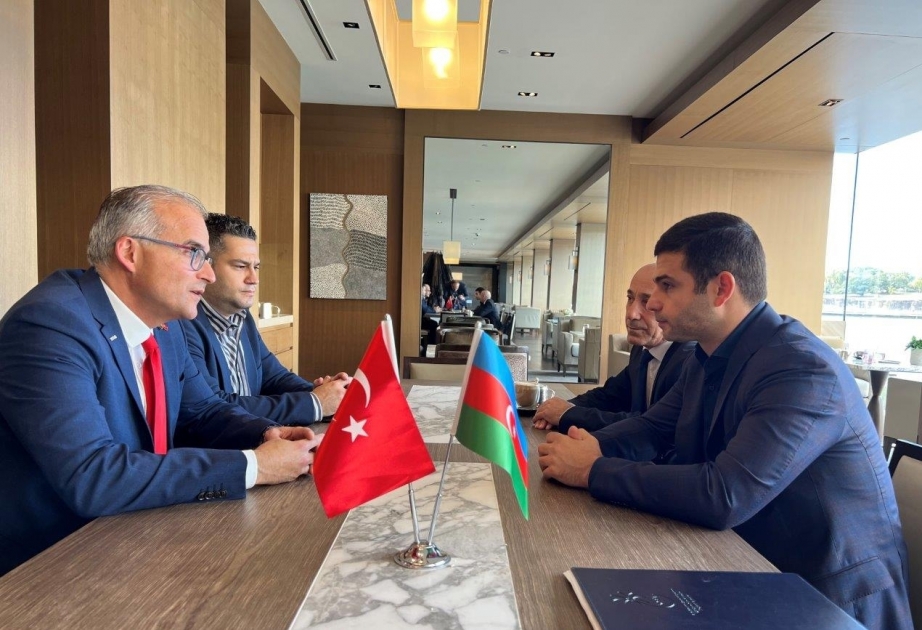 Azerbaijani delegation meets with entrepreneurs in Australia