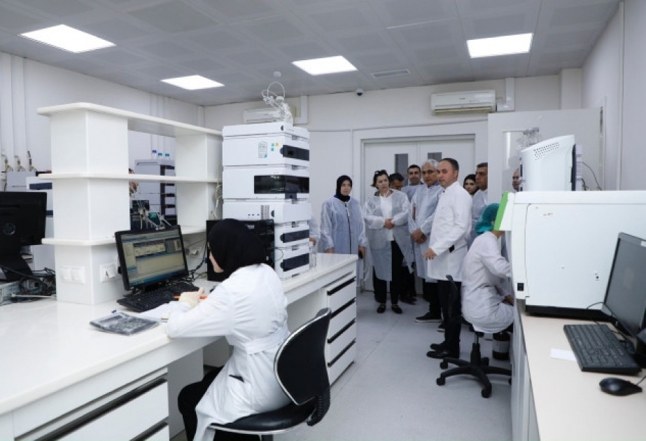 Türkiyəli mütəxəssislər Qida Təhlükəsizliyi İnstitutunun laboratoriyalarında olublar