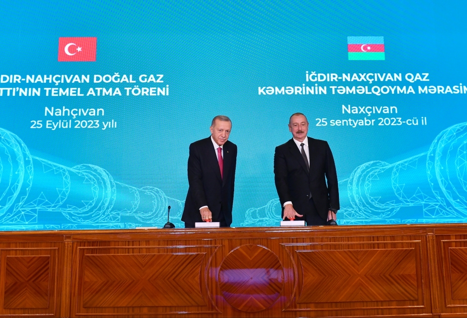 Präsident Ilham Aliyev und Präsident Recep Tayyip Erdogan legen Grundstein für Gaspipeline Igdir-Nachitschewan VIDEO
