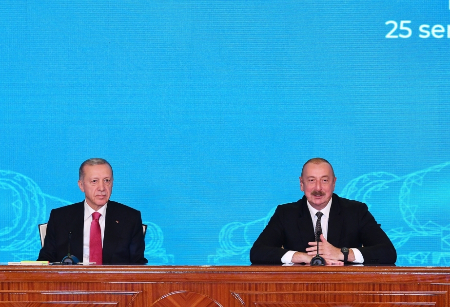 Präsident Ilham Aliyev und Präsident Recep Tayyip Erdogan geben Presseerklärungen ab   VIDEO