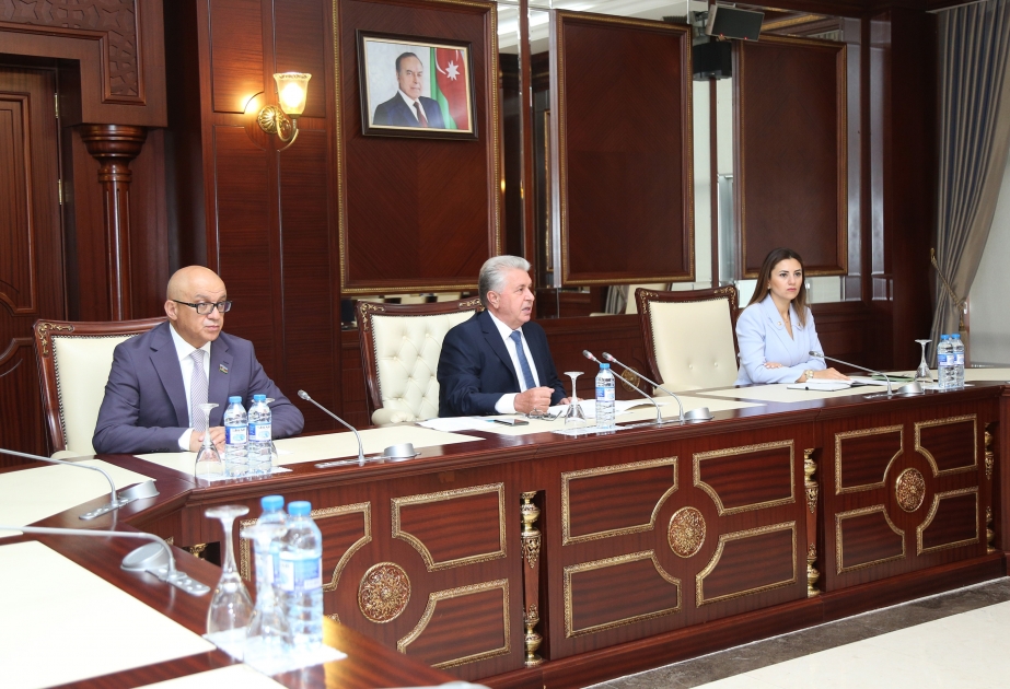 Parlamentin daha bir komitəsinin payız sessiyası üçün iş planı təsdiqlənib