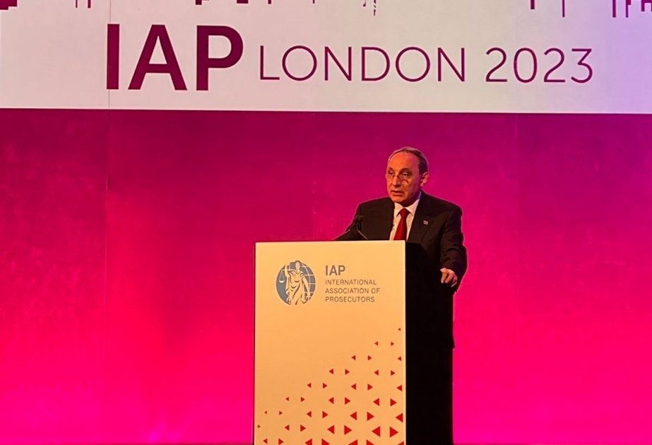Baş prokuror Londonda işgüzar səfərdədir
