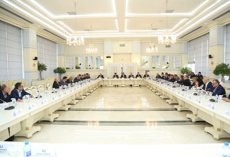В парламенте Азербайджана проходят общественные слушания по проекту Кодекса о конкуренции