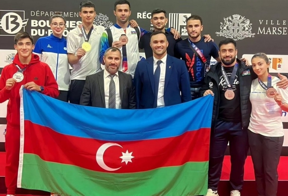 Los karatecas azerbaiyanos ganan cinco medallas en Francia