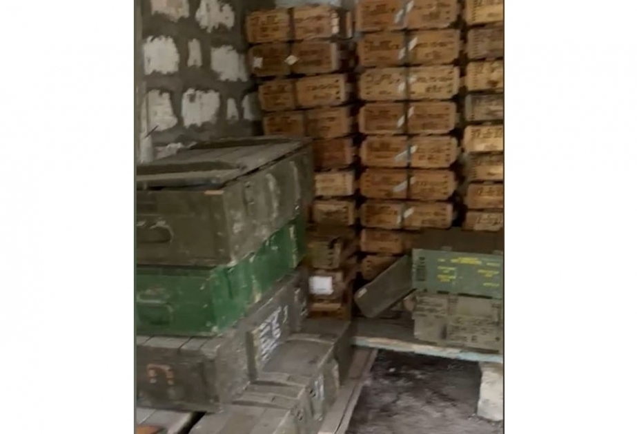 Se encuentran depósitos de munición en edificios de uso civil en la región de Karabaj