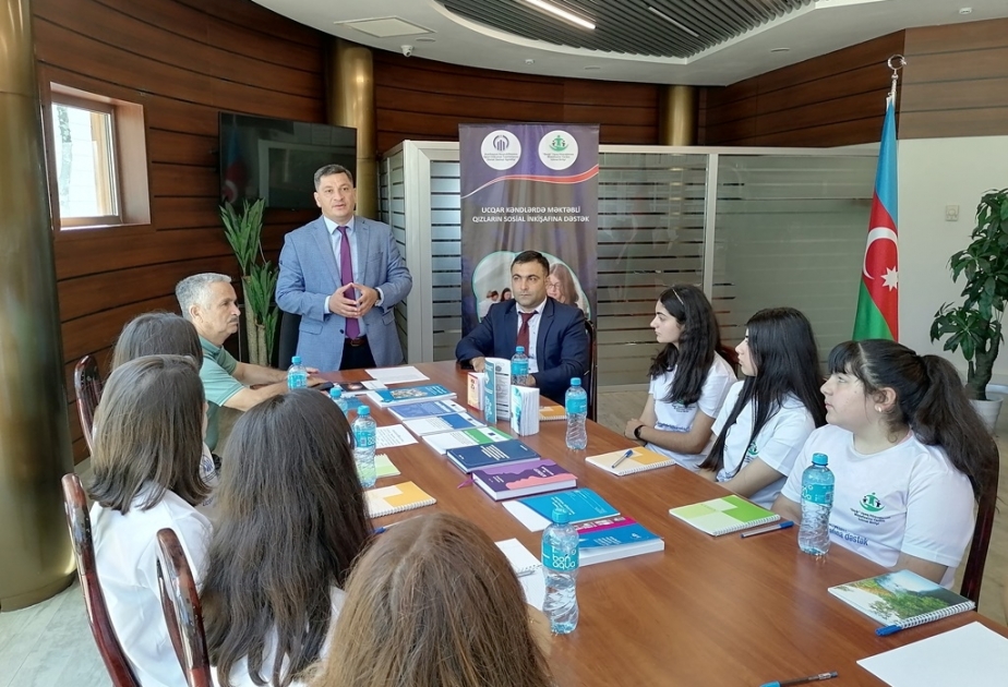 Ucqar kəndlərdən olan məktəbli qızlar üçün sosial ekskursiya təşkil edilib