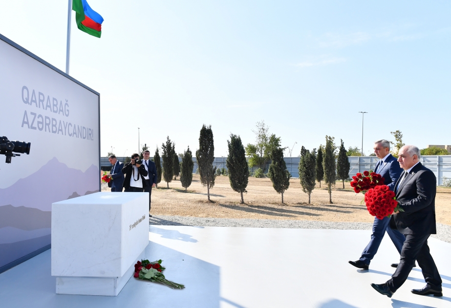 Dövlət və hökumət rəsmiləri Bakıda inşası davam etdirilən Zəfər parkında olublar