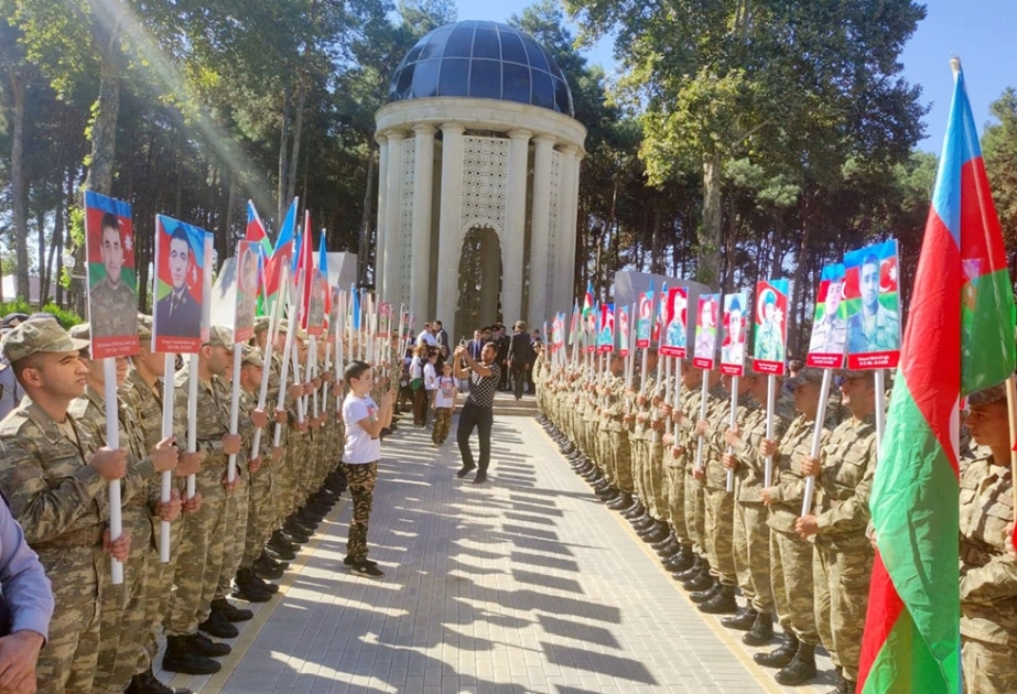 Anım Günü ilə əlaqədar Azərbaycan Ordusunda silsilə tədbirlər keçirilib