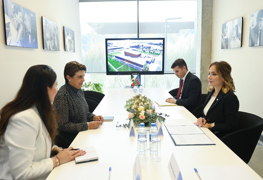 La Embajadora de México en Azerbaiyán visitó el Centro DOST para el Desarrollo Inclusivo y la Creatividad