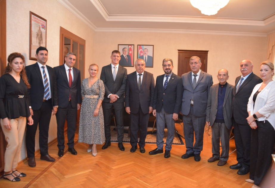 Fizika İnstitutu beynəlxalq əlaqələrini genişləndirir
