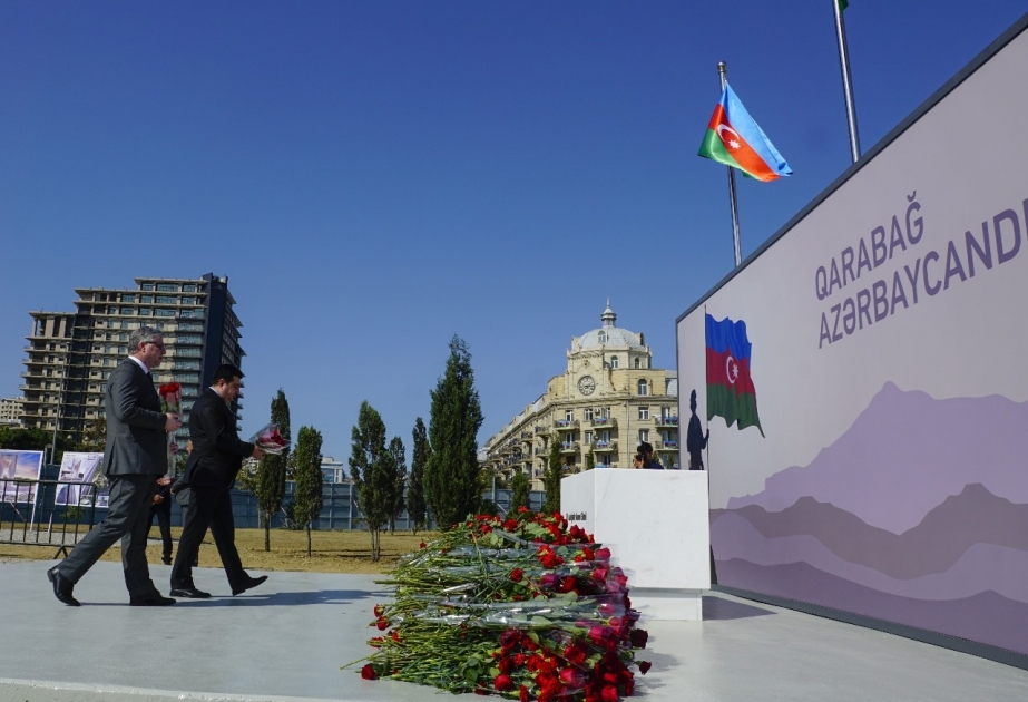 ANAMA-nın kollektivi Zəfər Parkında və İkinci Şəhidlər xiyabanında olub