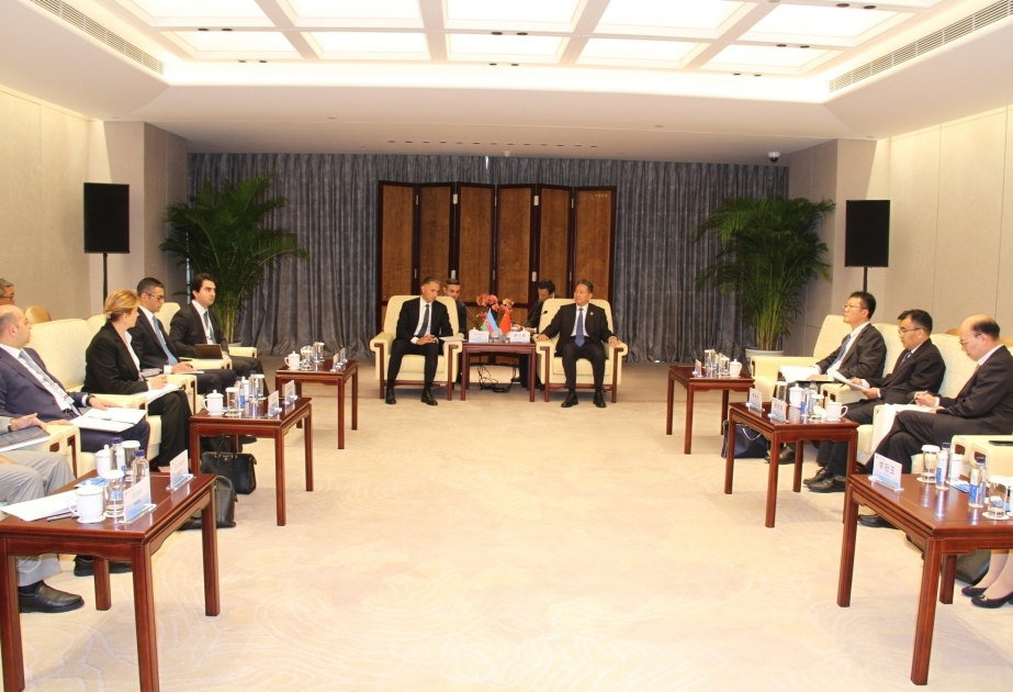Azerbaijan, China discuss cooperation in transport and logistics