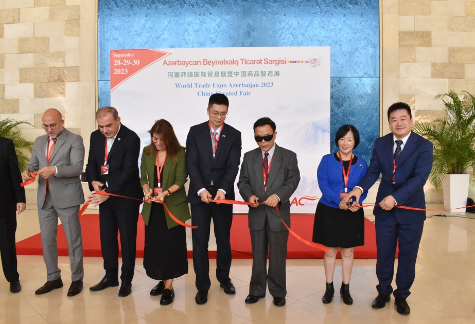 Se inauguró en Bakú una exposición de productos de empresas chinas