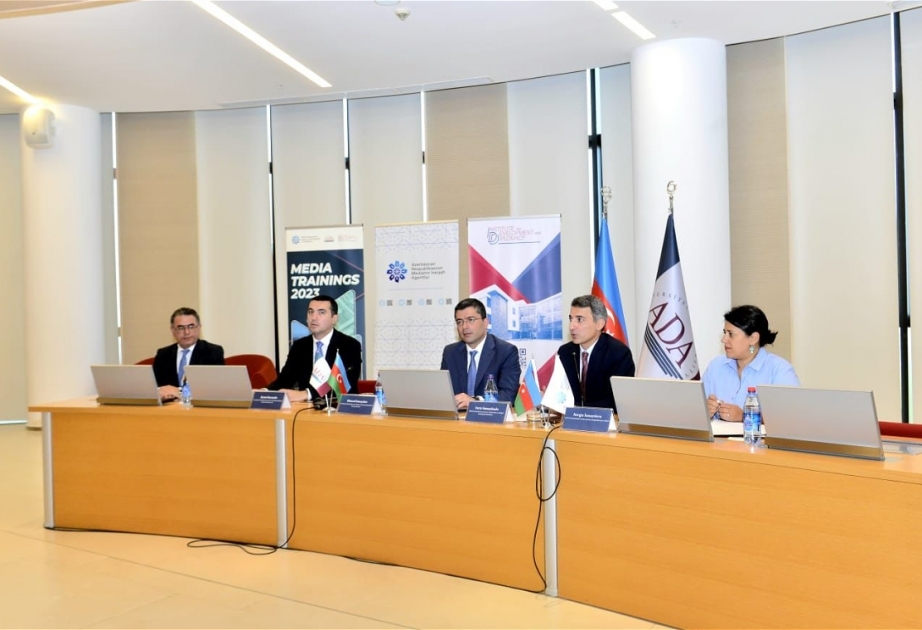 Jurnalistlər üçün Azərbaycanın xarici siyasəti mövzusunda təlim keçirilib
