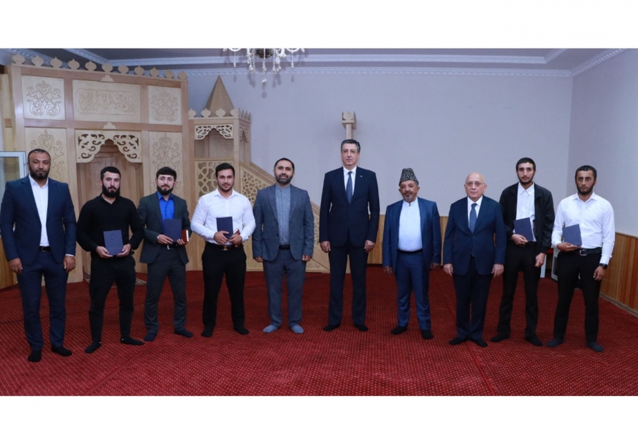Azərbaycan İlahiyyat İnstitutunu bitirmiş Gürcüstan vətəndaşlarına diplomlar təqdim olunub