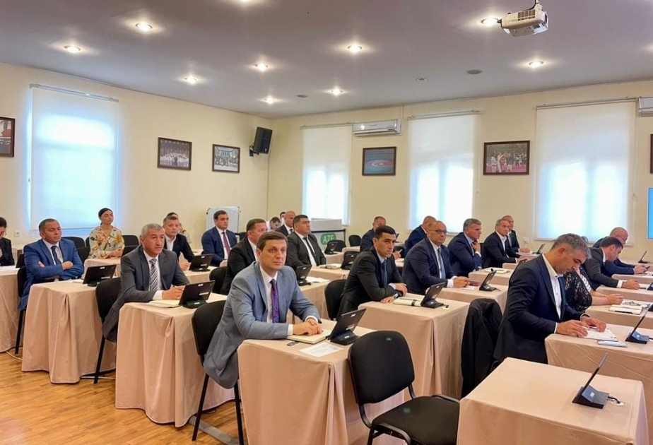 Nazir müavini idman idarələrinin rəisləri ilə görüşüb