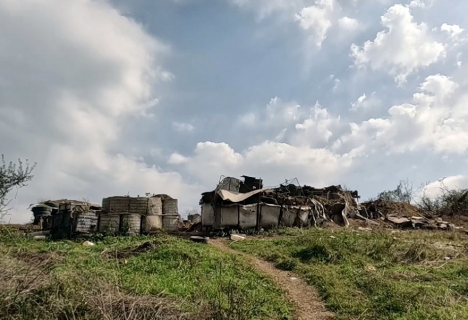 Las imágenes de posiciones de combate abandonadas en la carretera Shusha-Khankandi