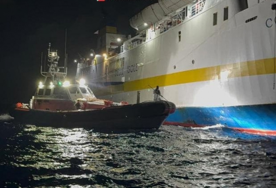 İtaliyada 177 nəfərin olduğu gəmi-bərəsində yanğın baş verib