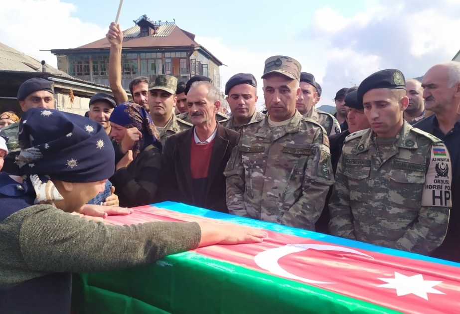 В Гусаре похоронен военнослужащий, ставший шехидом