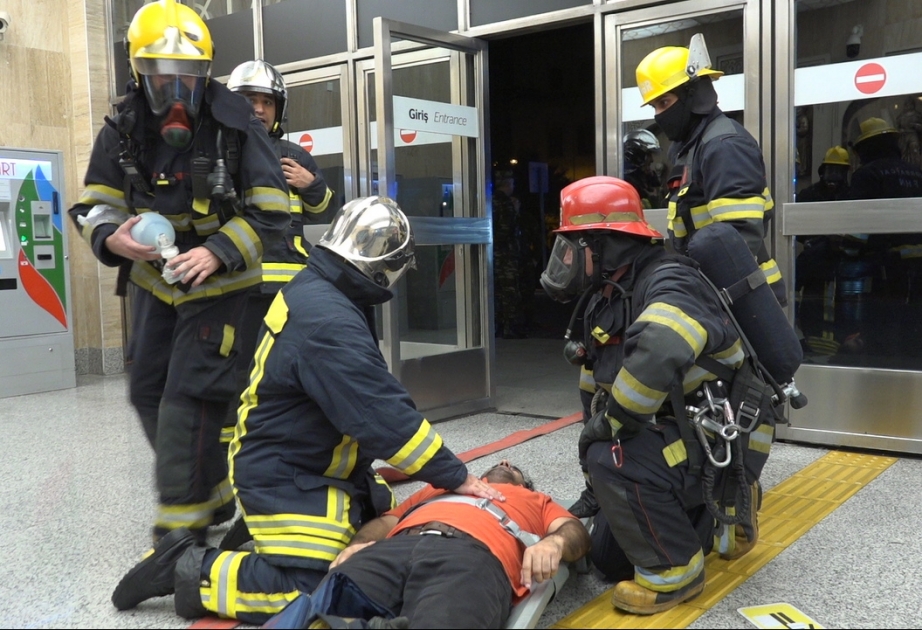 FHN: Metrodakı təlimə 5 ədəd texnika və 41 nəfərdən ibarət şəxsi heyəti cəlb olunub VİDEO