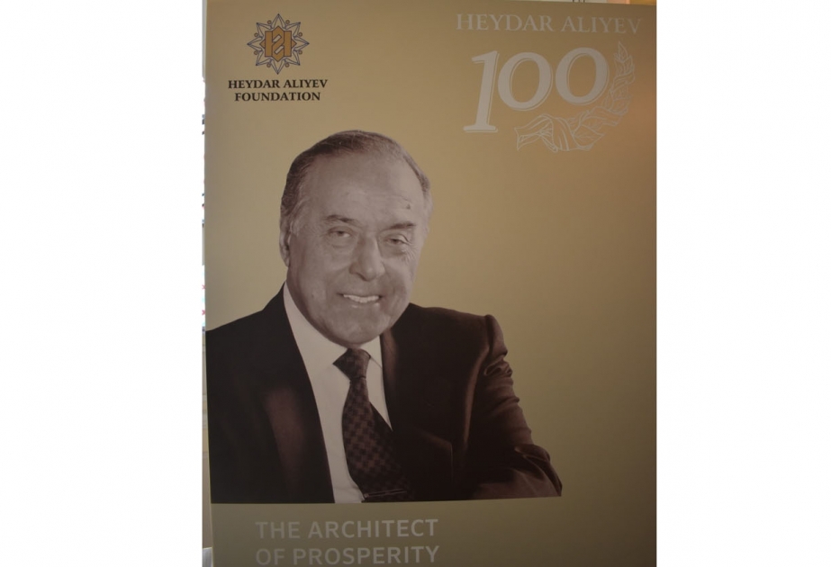 Batumidə Ulu Öndər Heydər Əliyevin 100 illiyinə həsr olunmuş fotosərgi açılıb