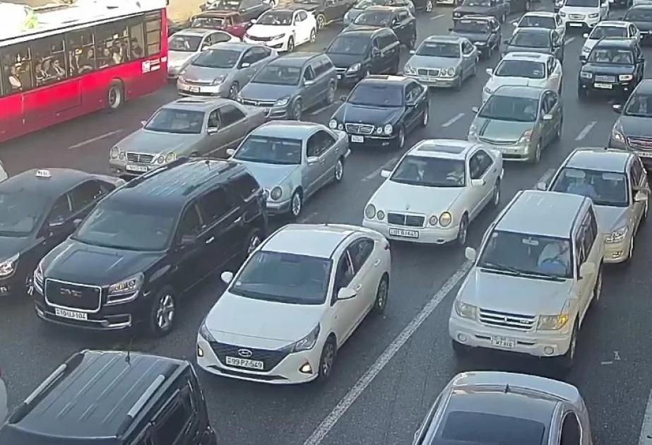 Paytaxtın bir sıra yollarında sıxlıq müşahidə edilir