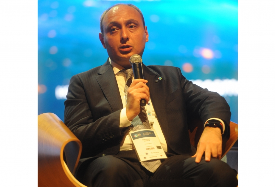 أذربيجان تدرس إرسال بعثة الى القمر والمريخ عام 2030  أذركوسموس وشركة إسرائيلية توقعان اتفاقية تعاون