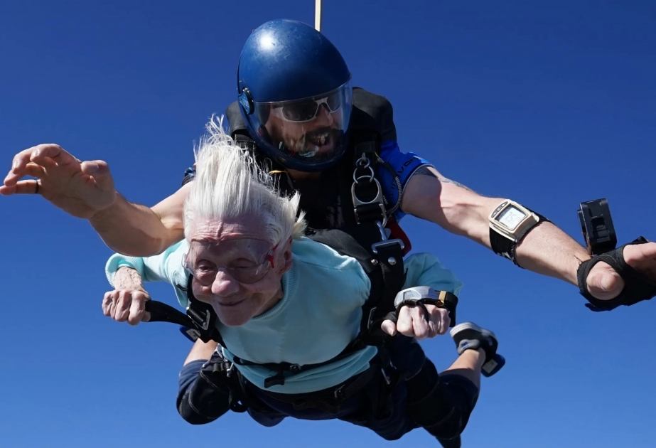 Chicago woman becomes world's oldest skydiver at 104: 'Age is only a number'