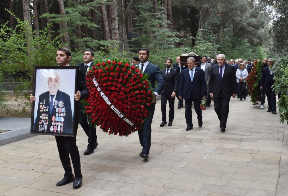 Erster Vizepräsident von SOCAR Khoshbakht Yusifzade in der Ehrenallee beerdigt VIDEO