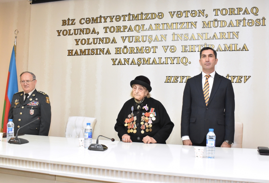 Respublika Veteranlar Təşkilatında bir qrup veterana qurumun üzvlük vəsiqəsi təqdim olunub