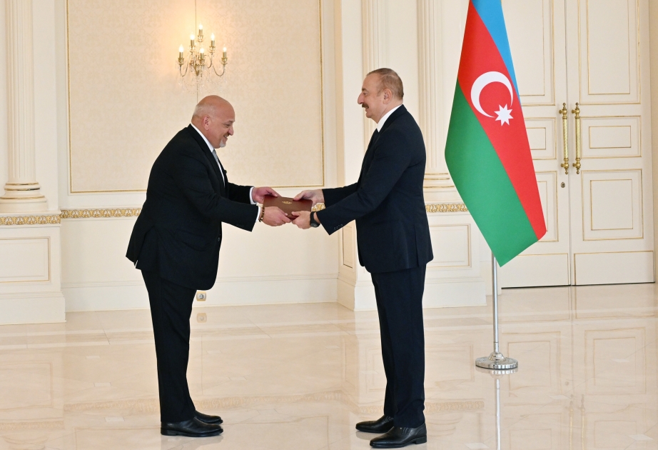 Le président Ilham Aliyev reçoit les lettres de créance du nouvel ambassadeur de Jordanie en Azerbaïdjan VIDEO