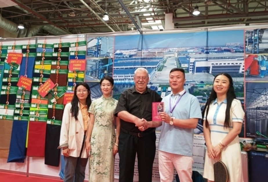 阿塞拜疆语言大学孔子学院助演中国商品智造展