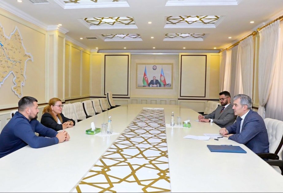 Dövlət Miqrasiya Xidmətinin rəisi “Yüksəliş” müsabiqəsinin qalibi ilə görüşüb