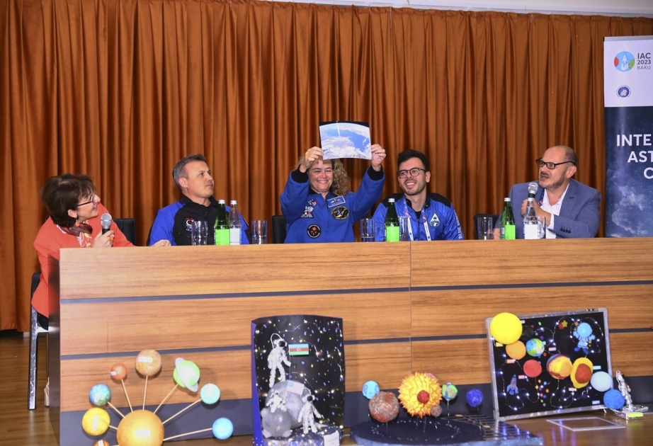 Bakı Avropa Liseyində məktəblilərin astronavtlarla görüşü keçirilib