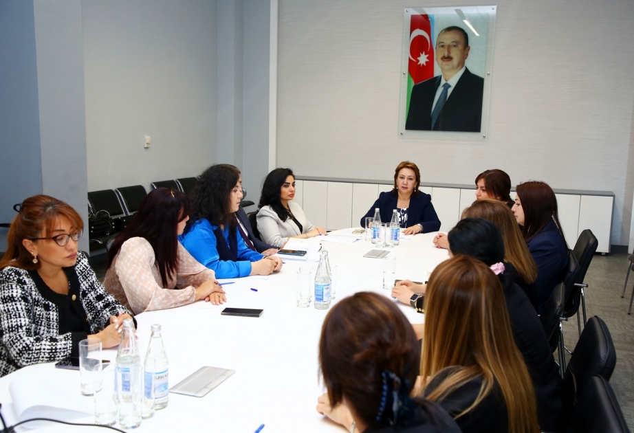 “Məktəb rəhbərləri müasir idarəetmə səriştələrinə yiyələnməlidirlər”- Mehriban Vəliyeva