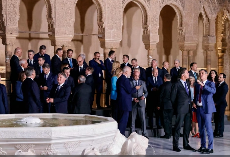 “Politico”: Avropa Siyasi Birliyinin sammiti fiasko ilə nəticələndi