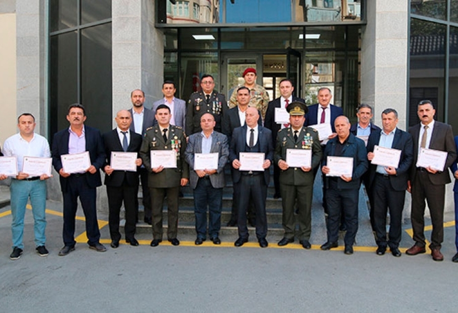 Paytaxtın çağırışaqədərki hazırlıq müəllimləri təltif edilib